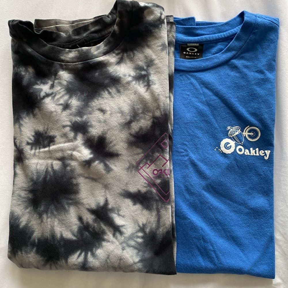 OAKLEY Men’s Two (2) T Shirts Size S
